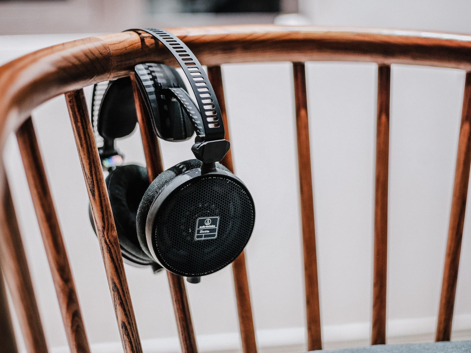 What's the difference between MP3 and Lossless (FLAC / WAV)?