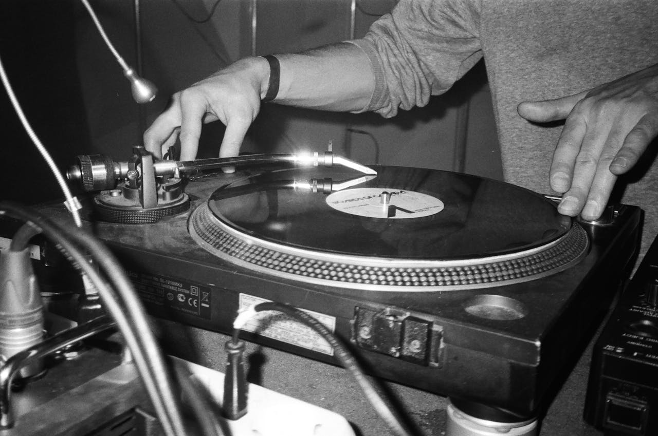 Vinyl clubs on shopify